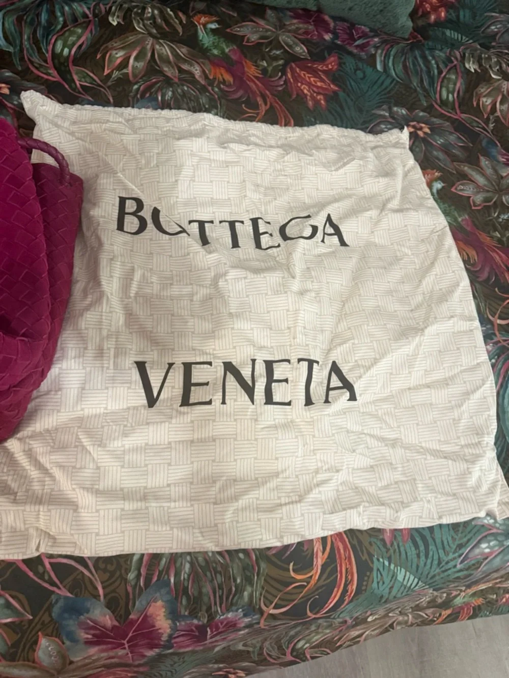 Bottega Veneta Fuchsia Woven Drawstring Tote - Picture 2 of 6